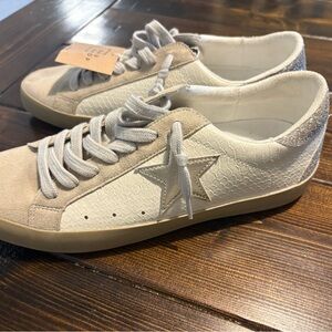 ShuShop Beige and White Star Sneakers